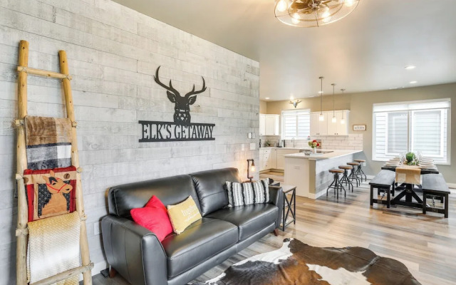 Spacious, Rustic Spearfish Home: Walk to Downtown!