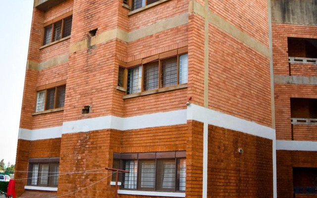 Specious Old Zamtel flats