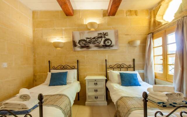 Gozitan Farmhouse With Pool - PP 4