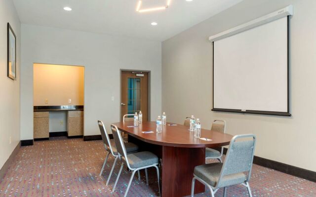 Spark by Hilton Selma