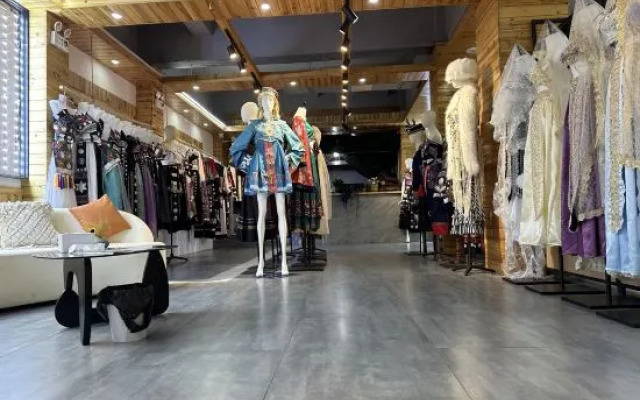 Menghui Furong Designer Hotel (Furongzhen Waterfall Branch)