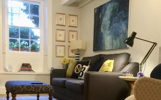 Beautiful 1BR in Historic St Aubin House