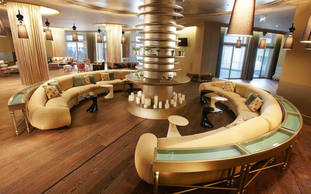 Alex Hotel