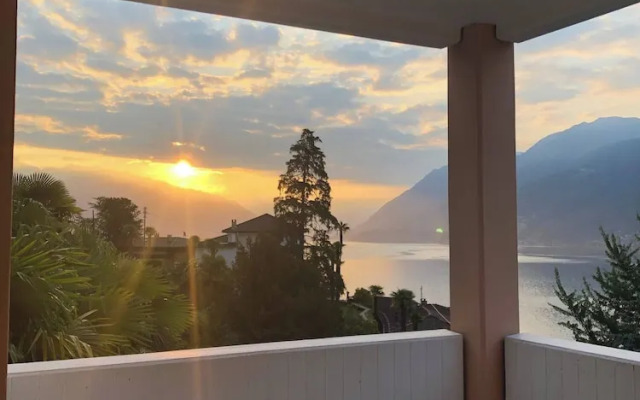 Spectacular Penthouse With Lake Views in Central Brissago