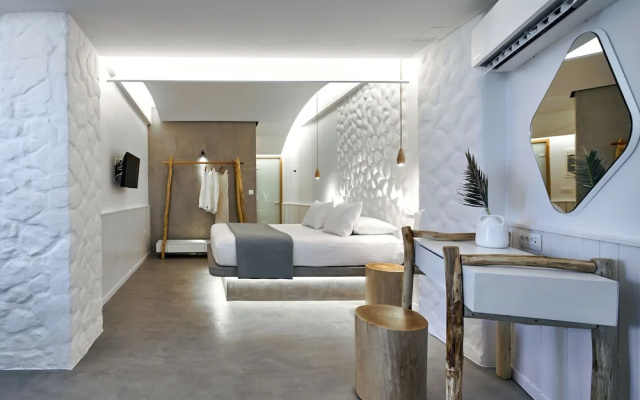 Oscar Beachfront Suites-Adults Only