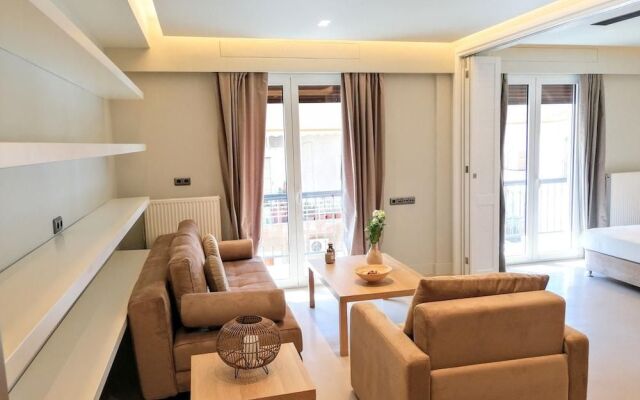 Luxurious Minimal Apartment in Acropolis