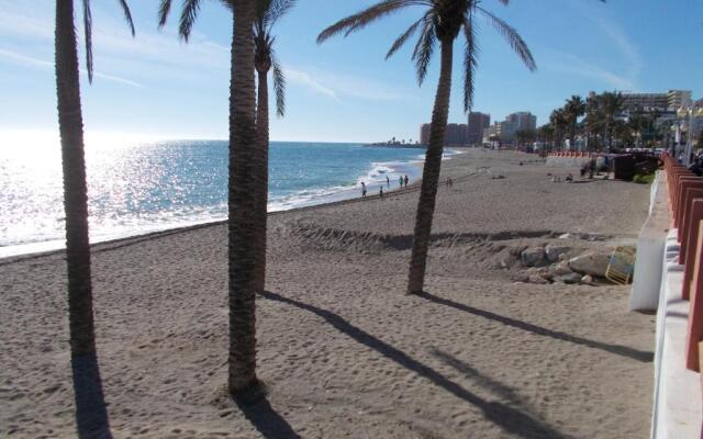 TIMON II, Luxury 3 bedroom Beachside Apartment