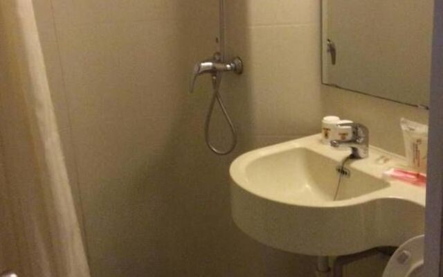 Super 8 Hotel