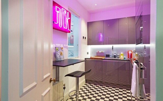 Bright 2 Bedroom Apartment in South Kensington