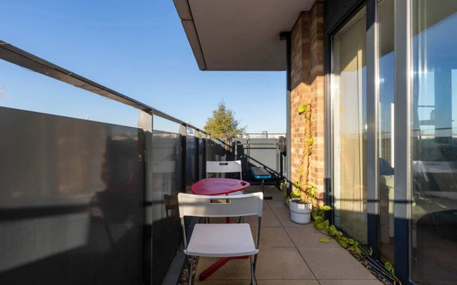 Stylish 2 Bedroom Flat in Canada Water