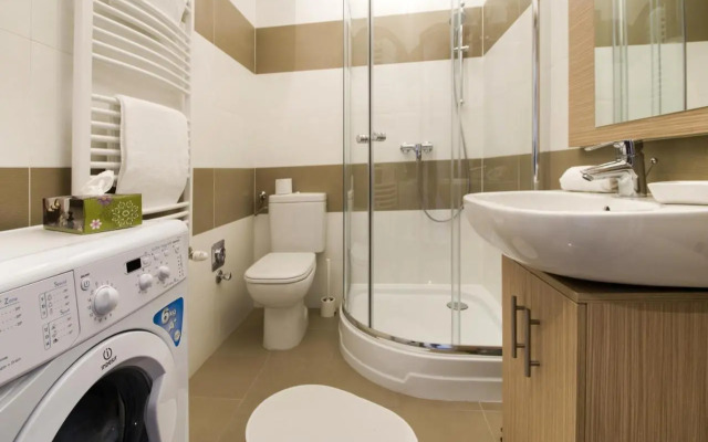 Regiposta Studio (Adults Only)