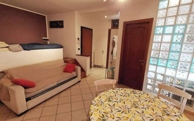 Apartment Near The Metro