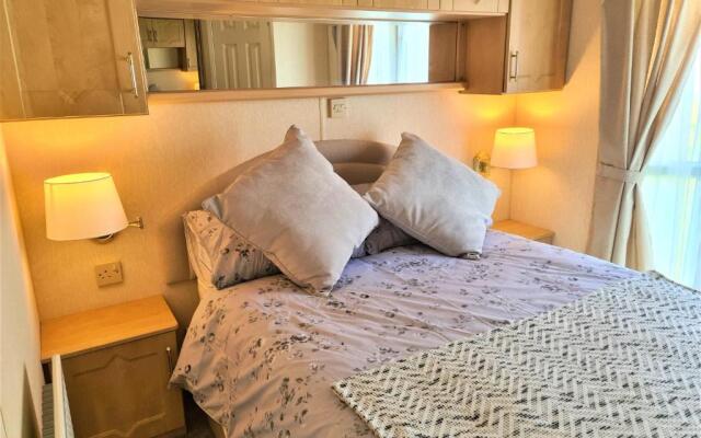 Caravan North Wales - Lyons Robin Hood Holiday Park