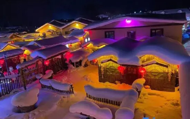 Snow Village Erlanghe Mengliang Inn