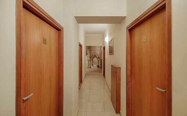 Iris Aparthotel