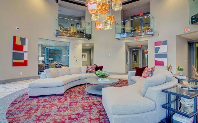 Rooftop Pool, Views, Close to Shops & Dining C4427