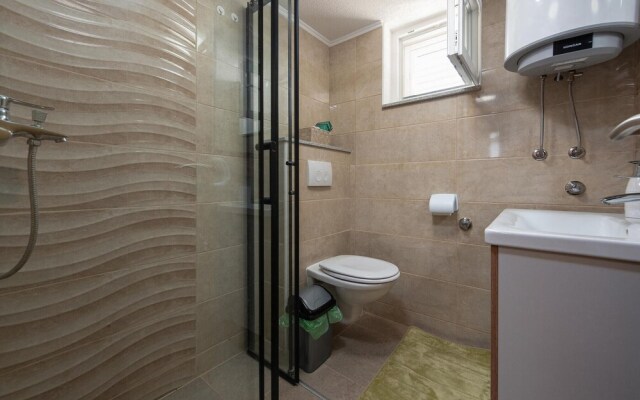 Stunning Apartment in Petrcane With Wifi and 1 Bedrooms
