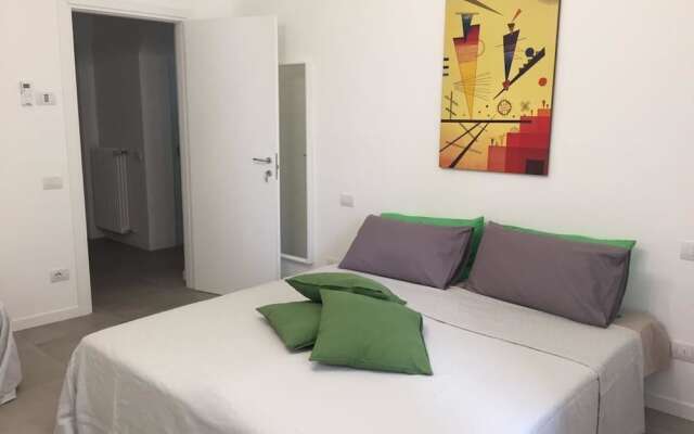 Room Center Station 2