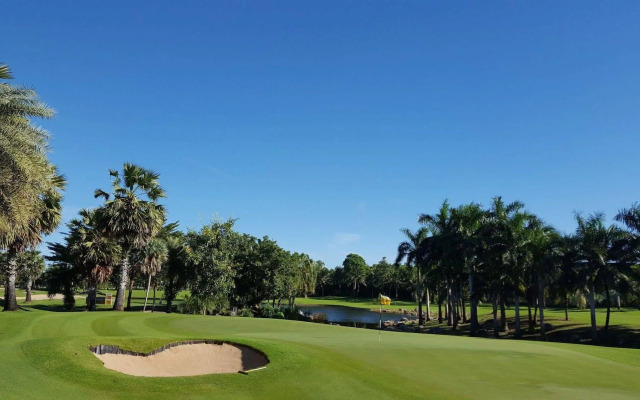 Suwan Golf and Country Club