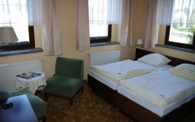 Landhotel Goldener Löwe mit Pension Am Taurastein