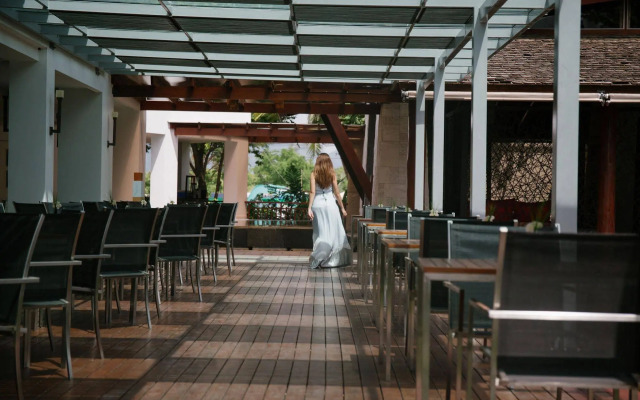 Veranda Pool Villas & Suite