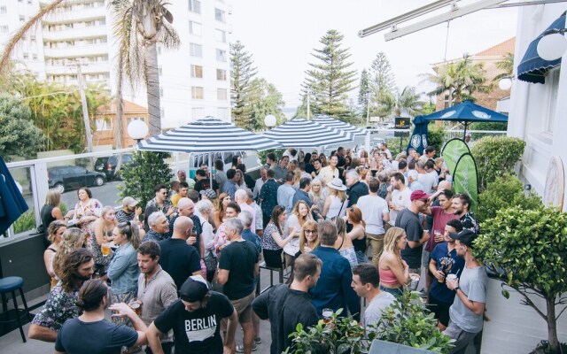 Harbord Beach Hotel