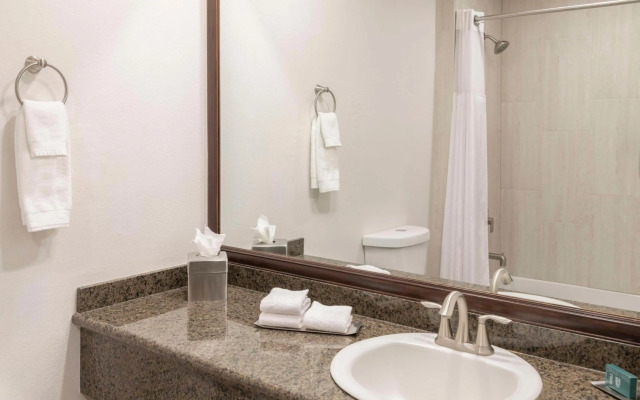 DoubleTree by Hilton Phoenix - Gilbert