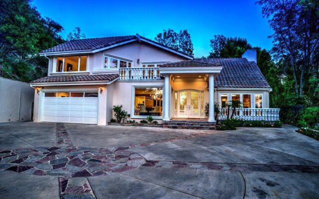 Breathtaking Views in Encino Hills Pool