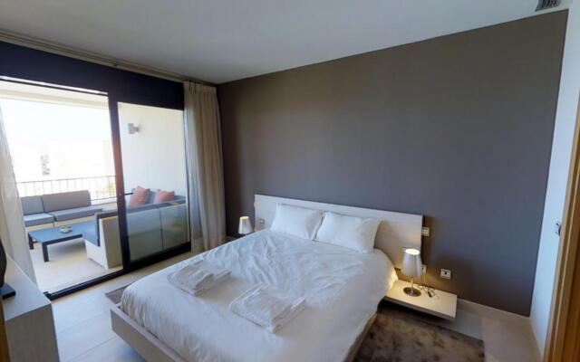 8671 - Luxurious Apartment With Spa Area