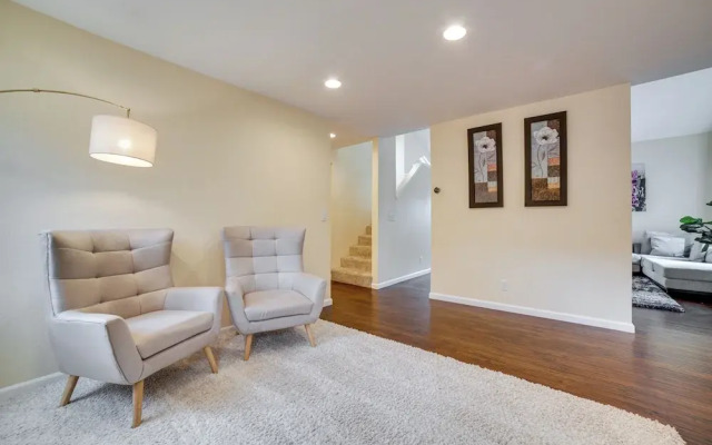 Reno Getaway w/ Spacious Patio & Grill!