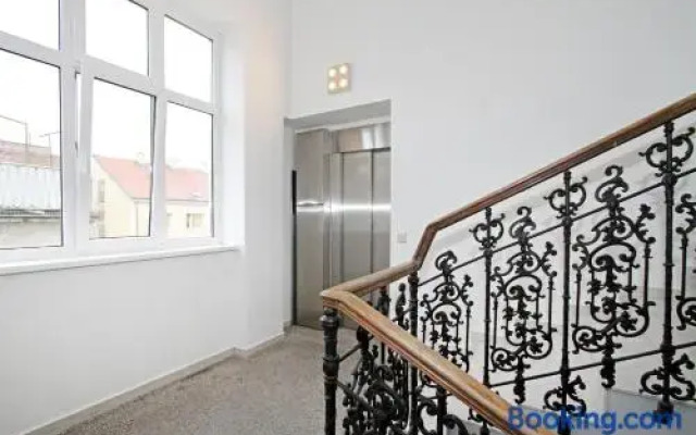 Christiano Apartments