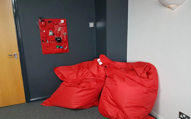 ibis Cardiff Gate - International Business Park