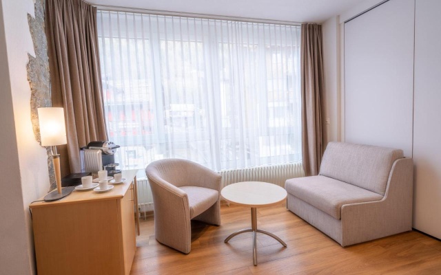 Lifestyle & Spa Hotel Grächerhof – Guest Rooms – Graechen
