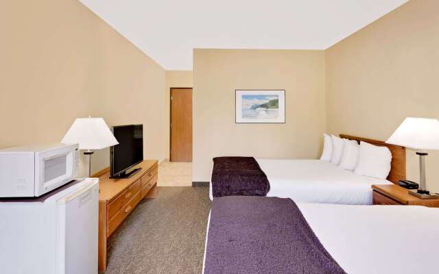 Days Inn by Wyndham Cadillac