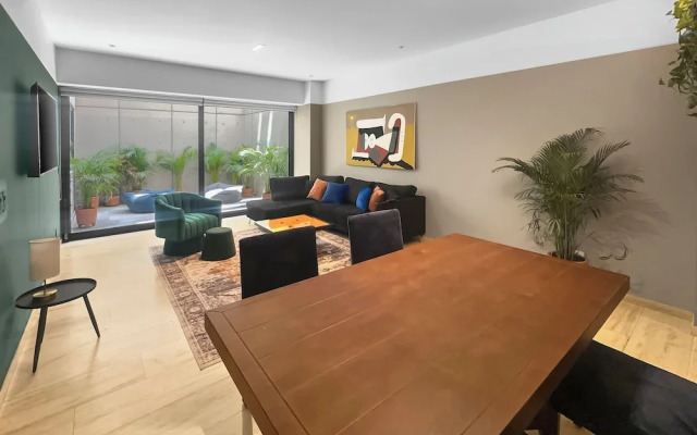 23Gh3 2BR 2.5 Baths with a Private Patio