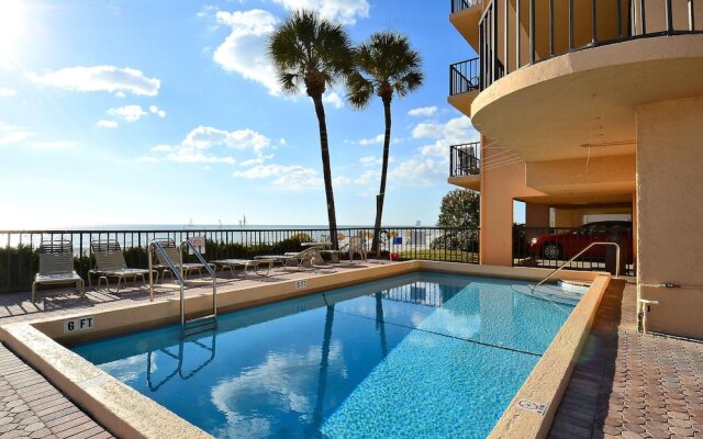 Trillium 4C Beach Front With Private Balcony/updated/pool!