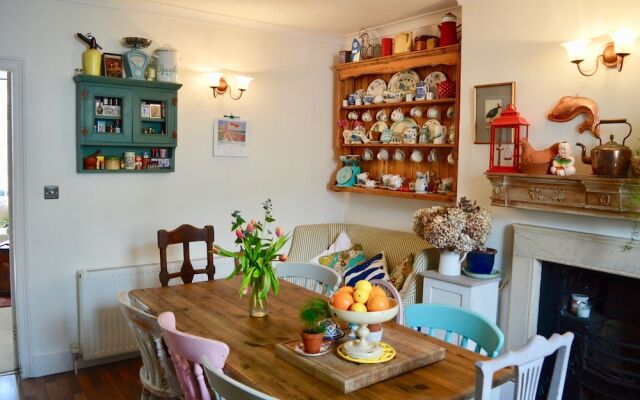 Georgian 2 Bedroom Apartment in Clifton