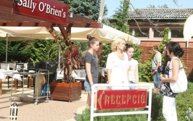 Lelle Park Apartmanház