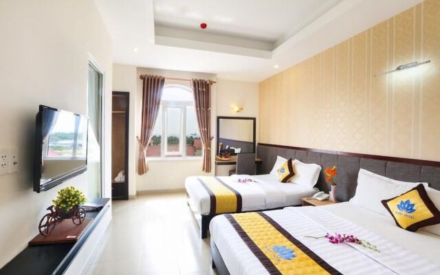 Hilary Hotel