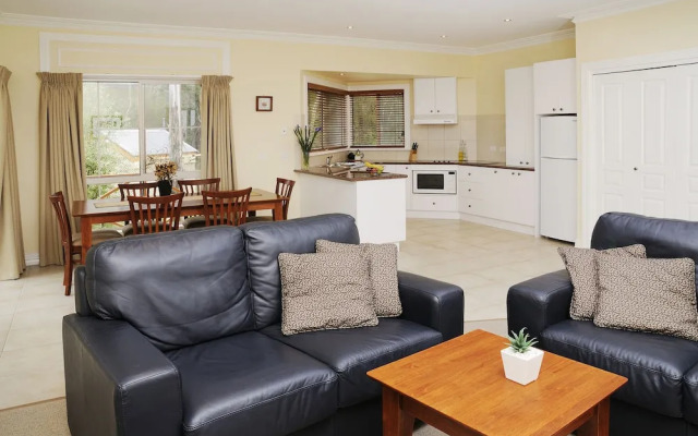 Waverley House Cottages