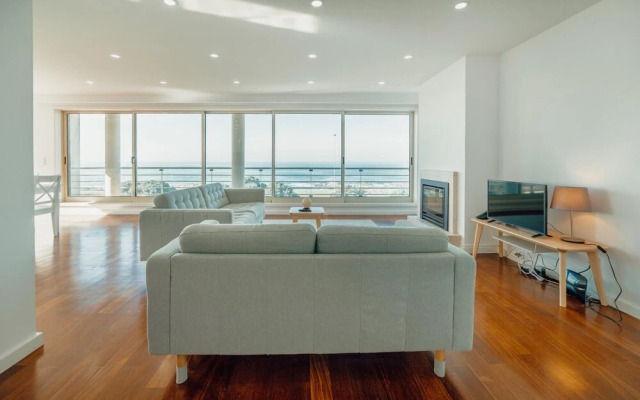 Grand Modern Seaside With View