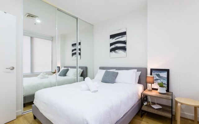 HAZEL, 3BDR Melbourne Apartment