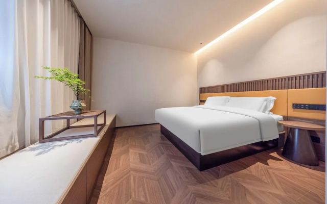 Yi Nian Fangcun Hotel