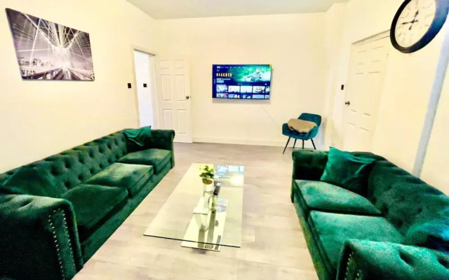 5bed-10 Guests-near City Centre-free Parking