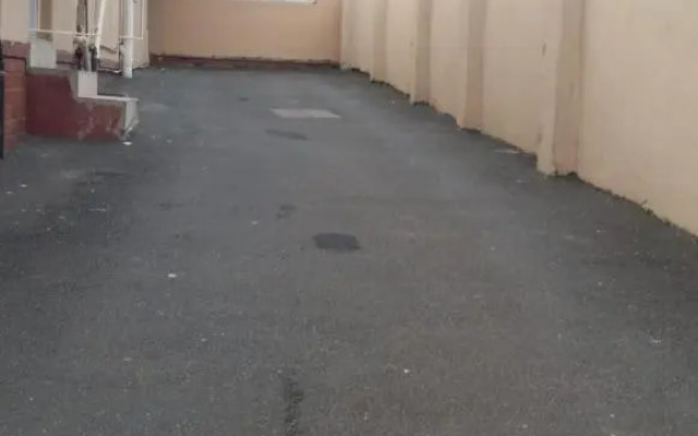 The Crescent Guesthouse on Waterfall