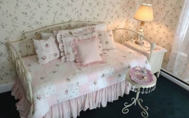 Walden on the Pond Hotel