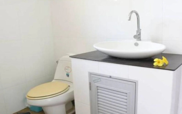 Khanom Sunrise Beach Hotel