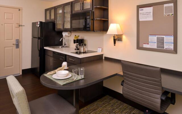 Candlewood Suites Bloomington-Normal