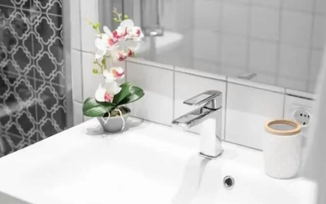 Luxury 5 by OTOTO