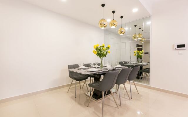 Rivergate Apartment By MM Home